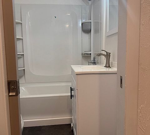3rd image of 1042 Brackenridge Ave