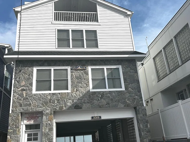 1019 Fairfield Beach Rd — Photo 13
