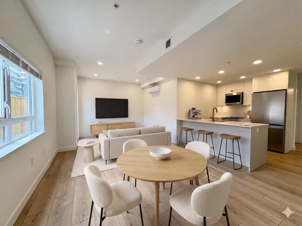 728 Lea Ave #14, Coquitlam, BC V3J 4H5