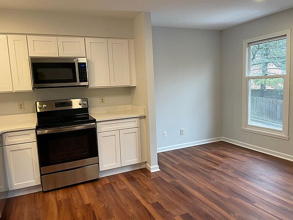 3rd image of 2115 Fulton Ave Unit E