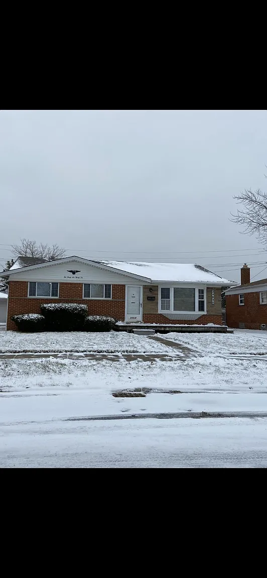 24636 Roxana Ave photo 1