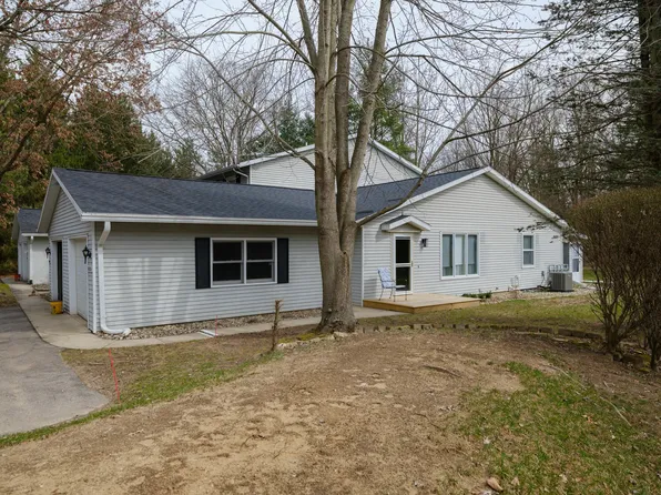 10131 Pheasant Run S, Portage, MI 49024