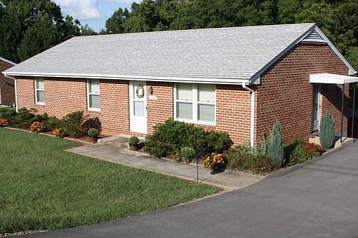 2nd image of 1025 Woodhaven Dr