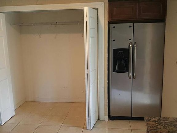 3rd image of 6015 Nutmeg Ave