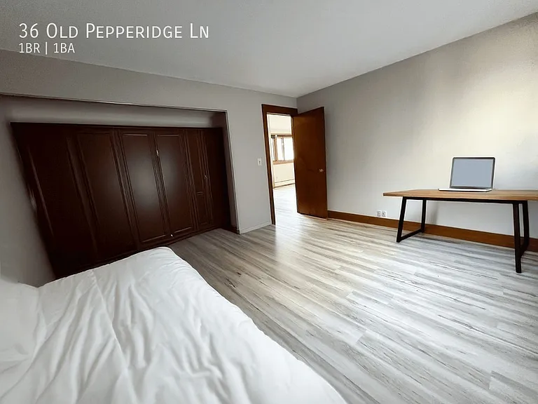 36 Old Pepperidge Ln — Photo 8