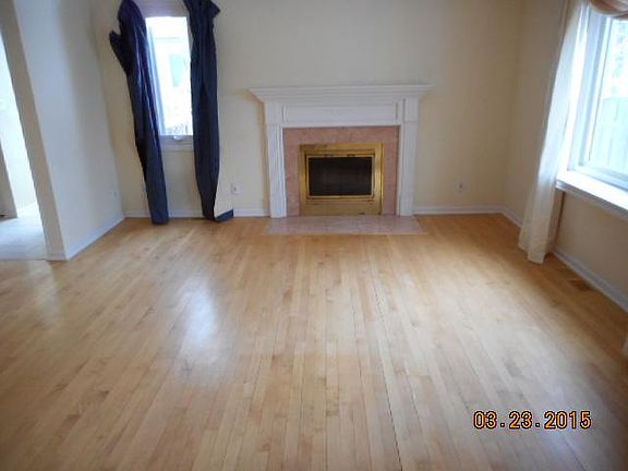 2nd image of 3498 Greenwood Ct S