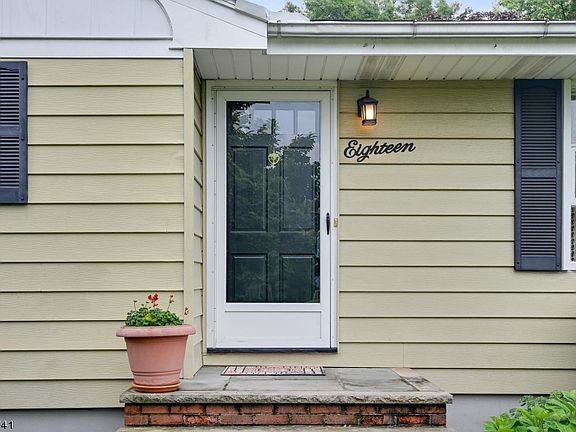 4th image of 18 Craig Dr