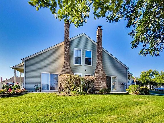 3rd image of 2681 College Hill Cir #233