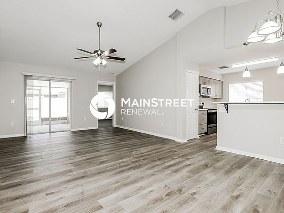 3rd image of 3028 Summer House Dr