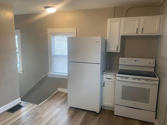2nd image of 139 18th Ave N APT 2