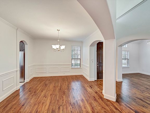 3rd image of 1608 Bradford Grove Trl