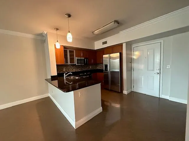 600 S Dixie Hwy #303 — Photo 36