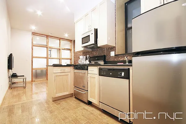 Rented by Point NYC | media 14