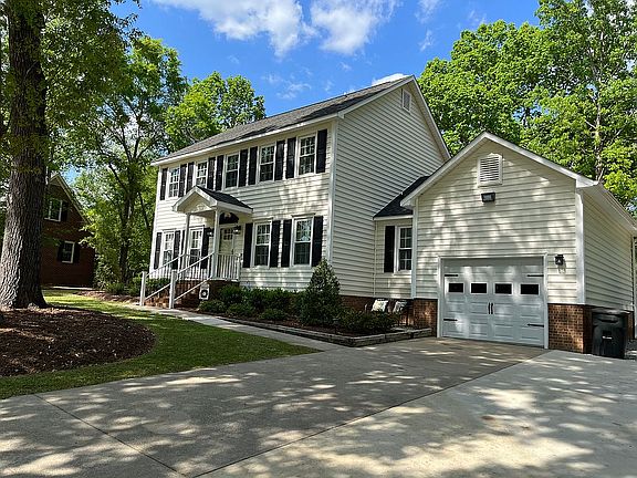 3rd image of 1807 Plantation Cir
