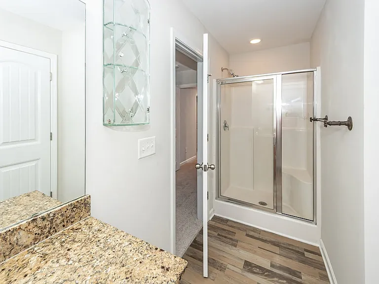 484 Truman Dr — Photo 17