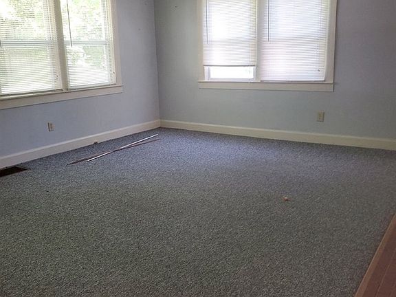 4th image of 200 Saint Marys Ct