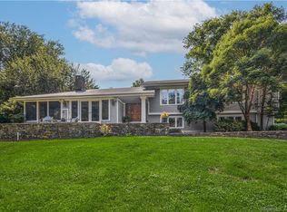 16 Weathervane Hl, Westport, CT 06880