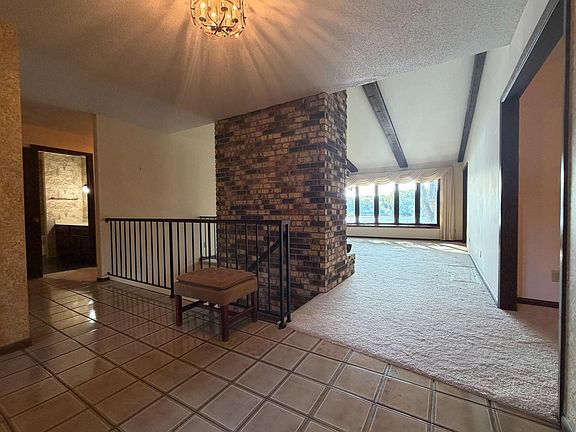 3rd image of 1320 Spring Valley Rd