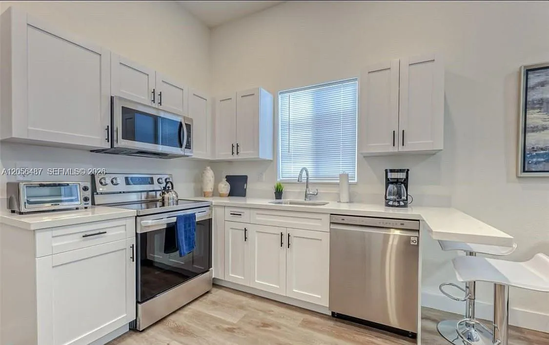 Everglade Land Sales Co — Photo 1