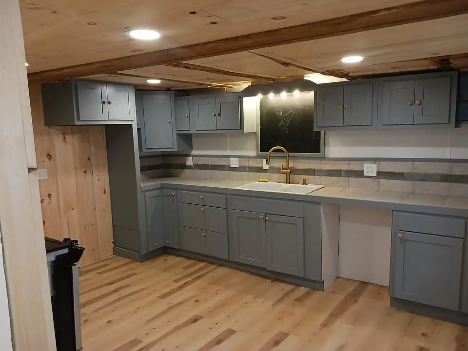 4 bed, 1200 sqft, $3,495 — Photo 2