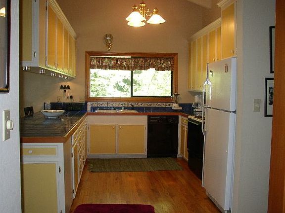 3rd image of 25 Moana Cir
