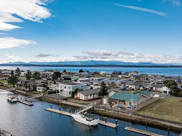 3709 Steelhead Drive, Greenbank, WA 98253