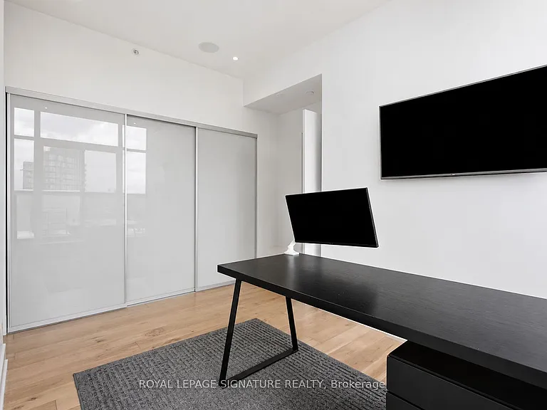 1205 Queen St W #Penthouse 704 — Photo 22