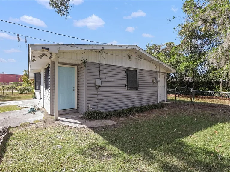 2352 Yorkshire Dr — Photo 22