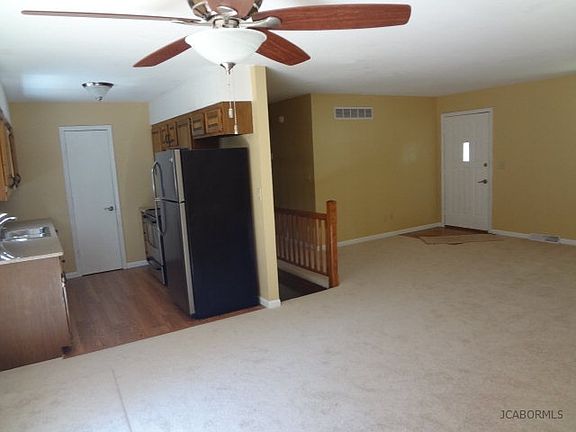 3rd image of 207 Arden Dr