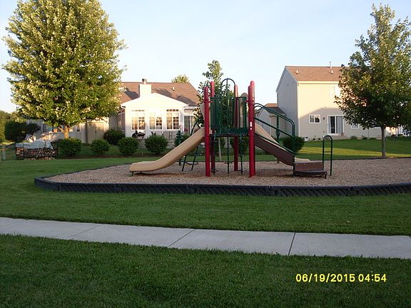 4th image of 422 River Bend Dr