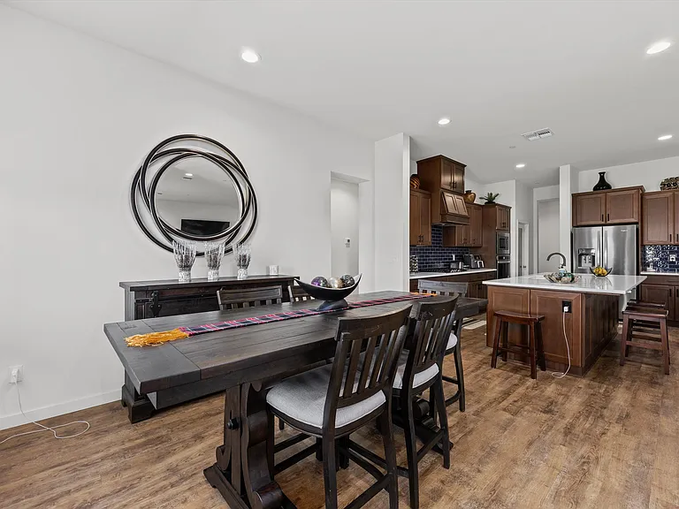 815 Gilsum Ct — Photo 36
