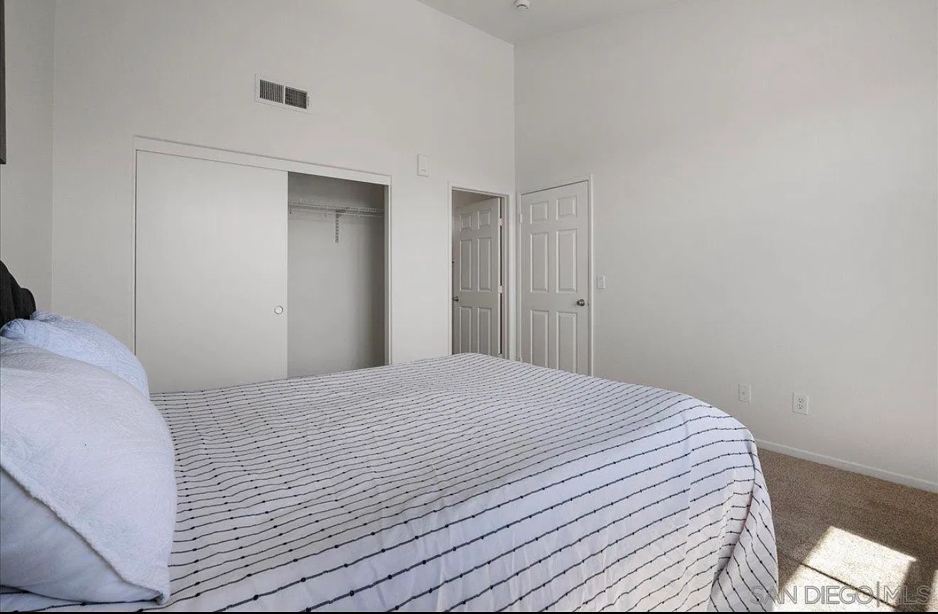 2 bed, 959 sqft, $3,500 — Photo 4