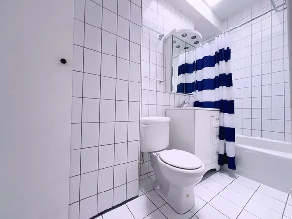 346 East 51st Street image 17 of 20