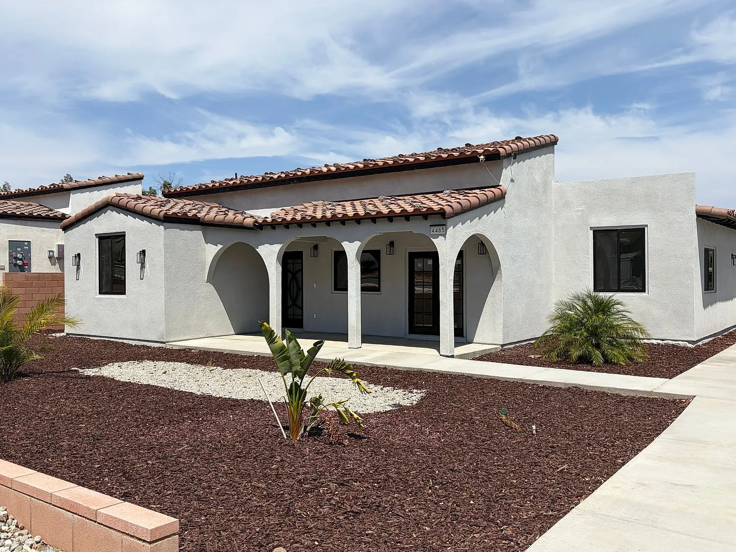 4 bed, 3.0 bath, 2828 sqft, $4,500 — Photo 1