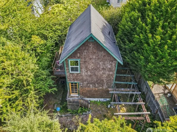 9774 NE Kitsap Street, Bainbridge Island, WA 98110