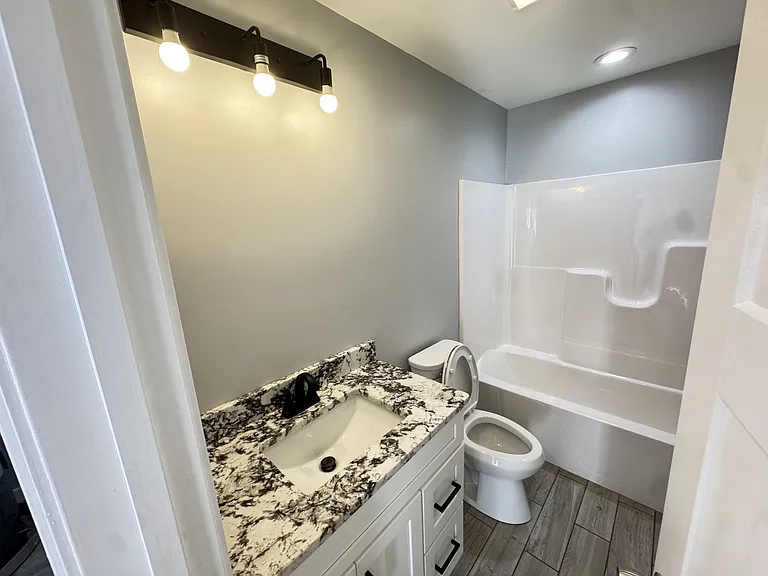 48 Charterhouse Ave — Photo 6