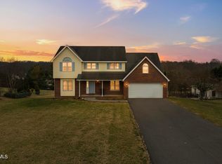 135 Hillendale Ln, Gray, TN 37615