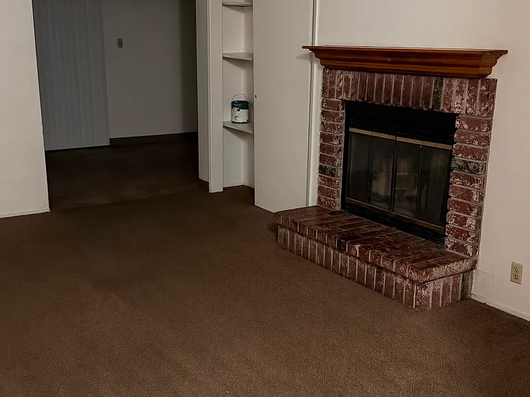 7400 Bruno Way — Photo 3