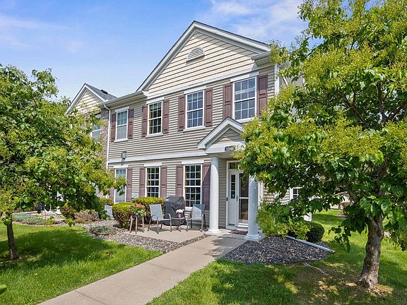 2nd image of 1246 Chateau Ave #409