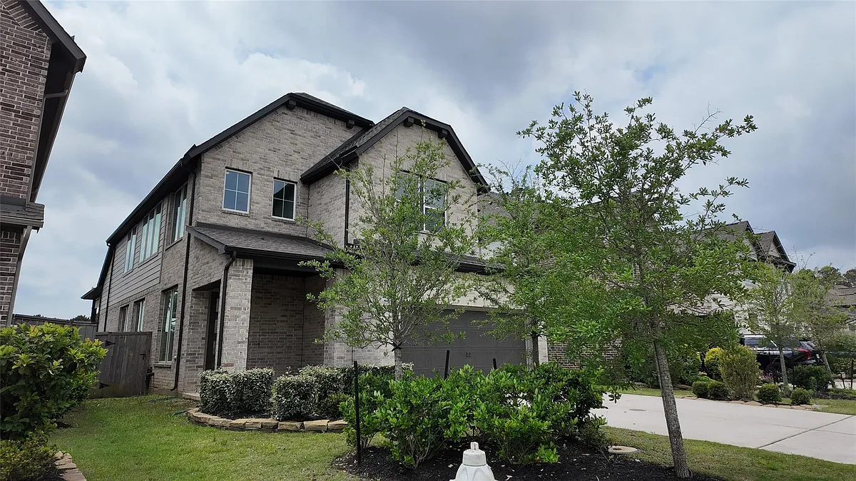 Building Photo - 360 Mallorn Ln