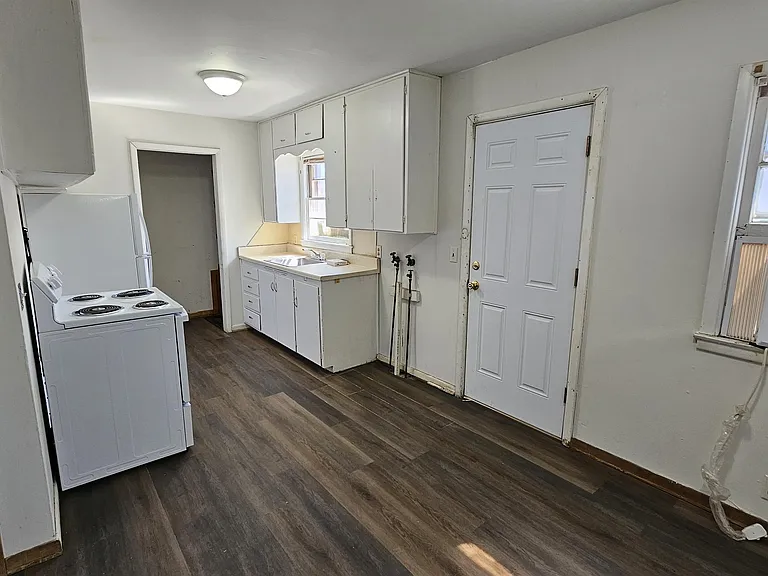 920 S San Pablo Ln — Photo 2