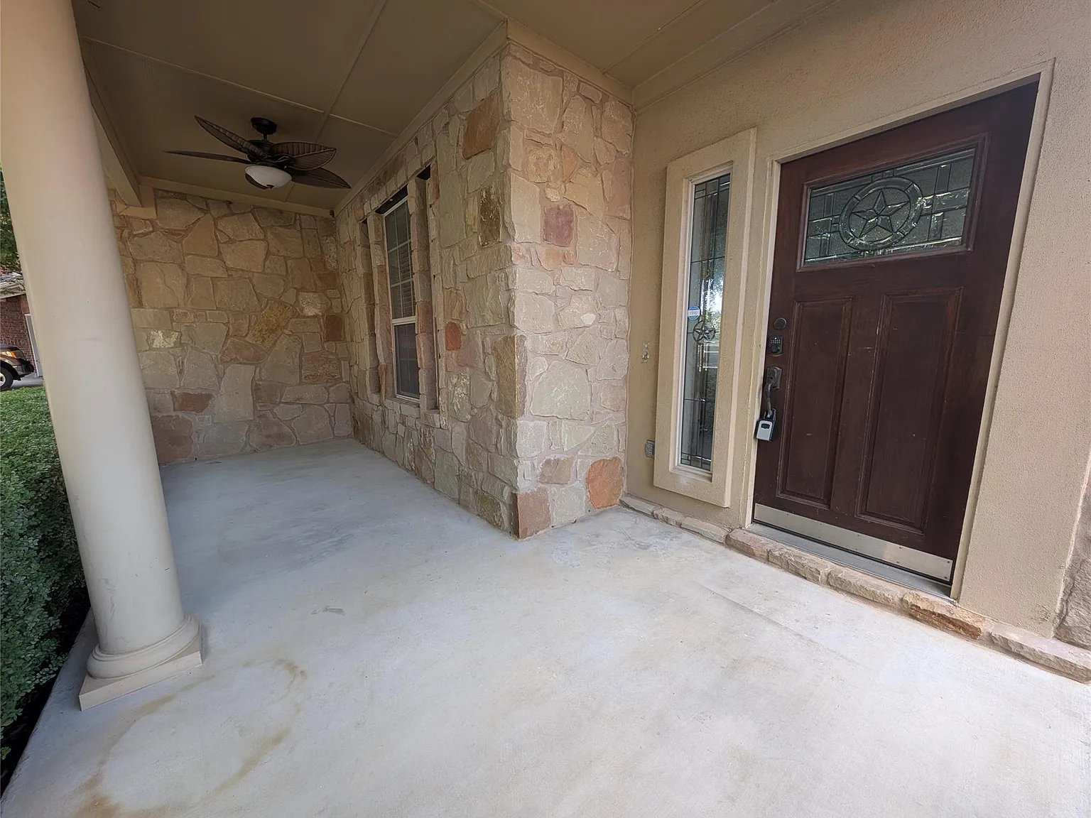 4 bed, 2.5 bath, 2458 sqft, $2,600 — Photo 3