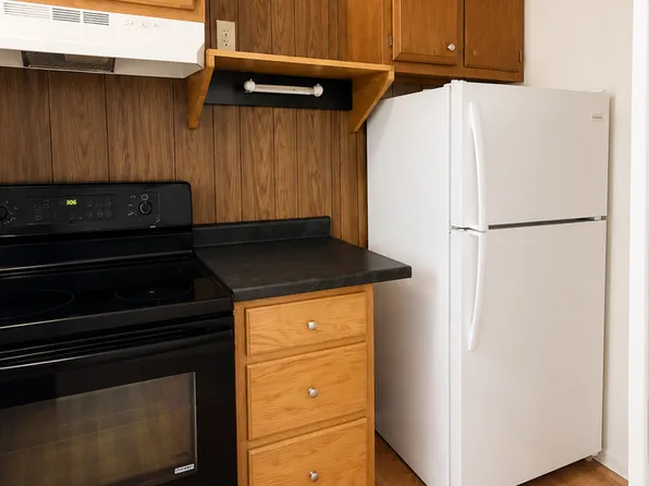 Pearl St Apartments, 115 W Pearl St #3, New Lisbon, WI 53950