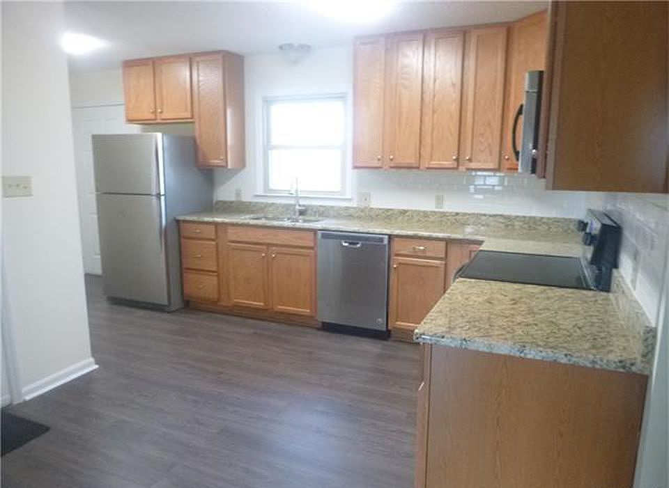 1st image of 117 Highview Cir