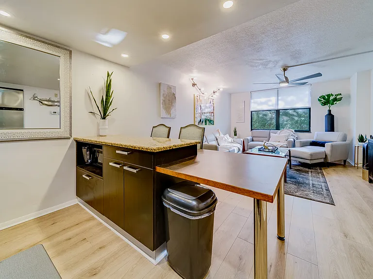 701 S Madison Ave #212 — Photo 14
