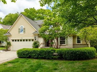 4936 Ravine Ct, Ann Arbor, MI 48105
