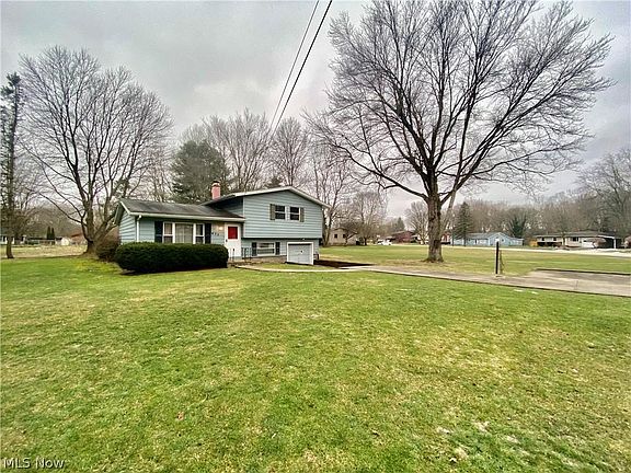 4th image of 655 Marilyn Dr