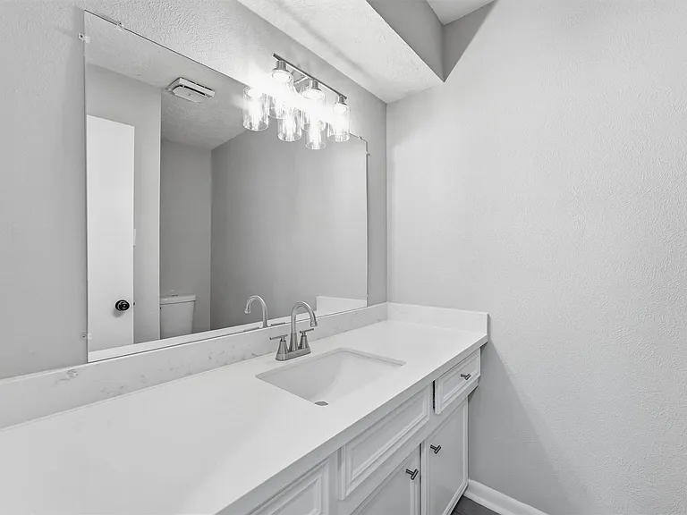 8001 Rebawood Dr — Photo 11