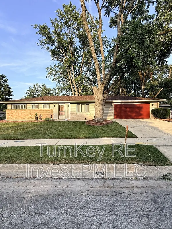 3 bed, 1.5 bath, 1200 sqft, $2,200 — Photo 1