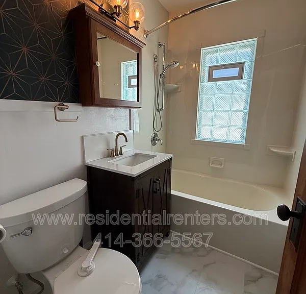 2203 N 68th St — Photo 4
